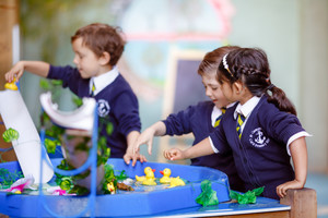 EYFS - water play with ducks