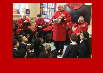 Year 5 meet the Chelsea Pensioners